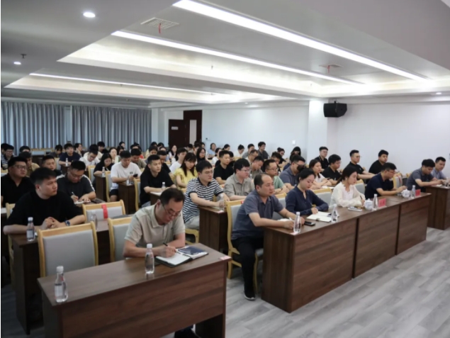 城投集團舉辦年輕干部及關(guān)鍵崗位人員廉潔專題培訓(xùn)班